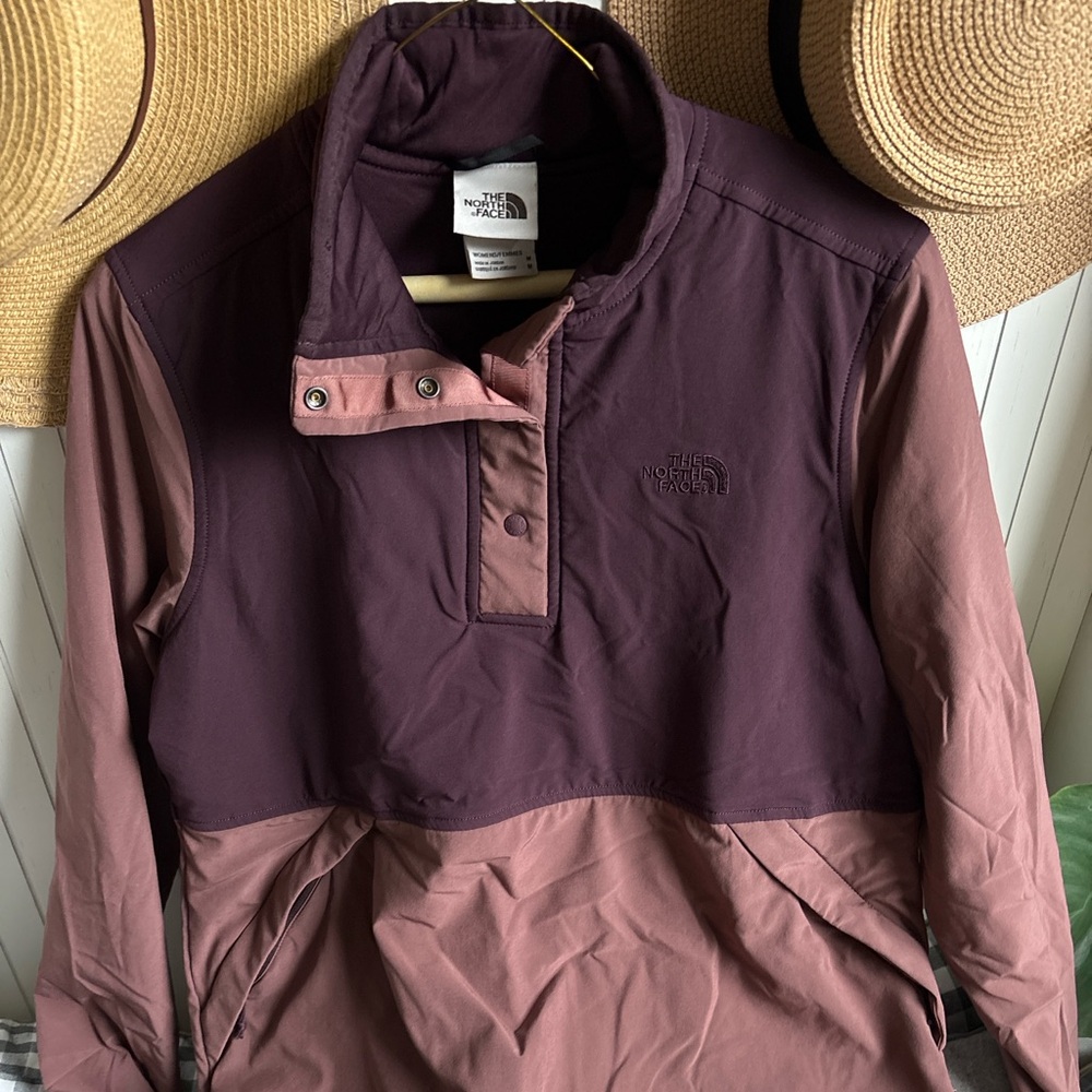 The North Face Women’s Colorblock Pullover Jacket | Size M